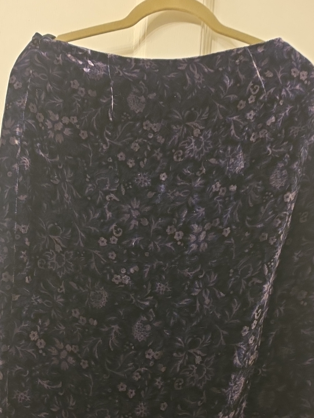 Josephine Chaus Floral Midi Skirt in Purple & Black Size 8